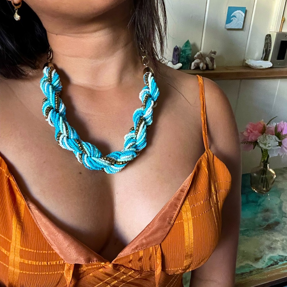Lovely twist Fashion Bead Necklace